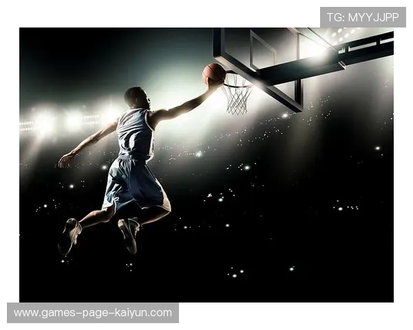 篮球少年单臂扣篮吓坏观众：童年传奇的幕后故事