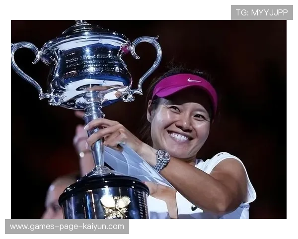 网球名将深夜宣布退役